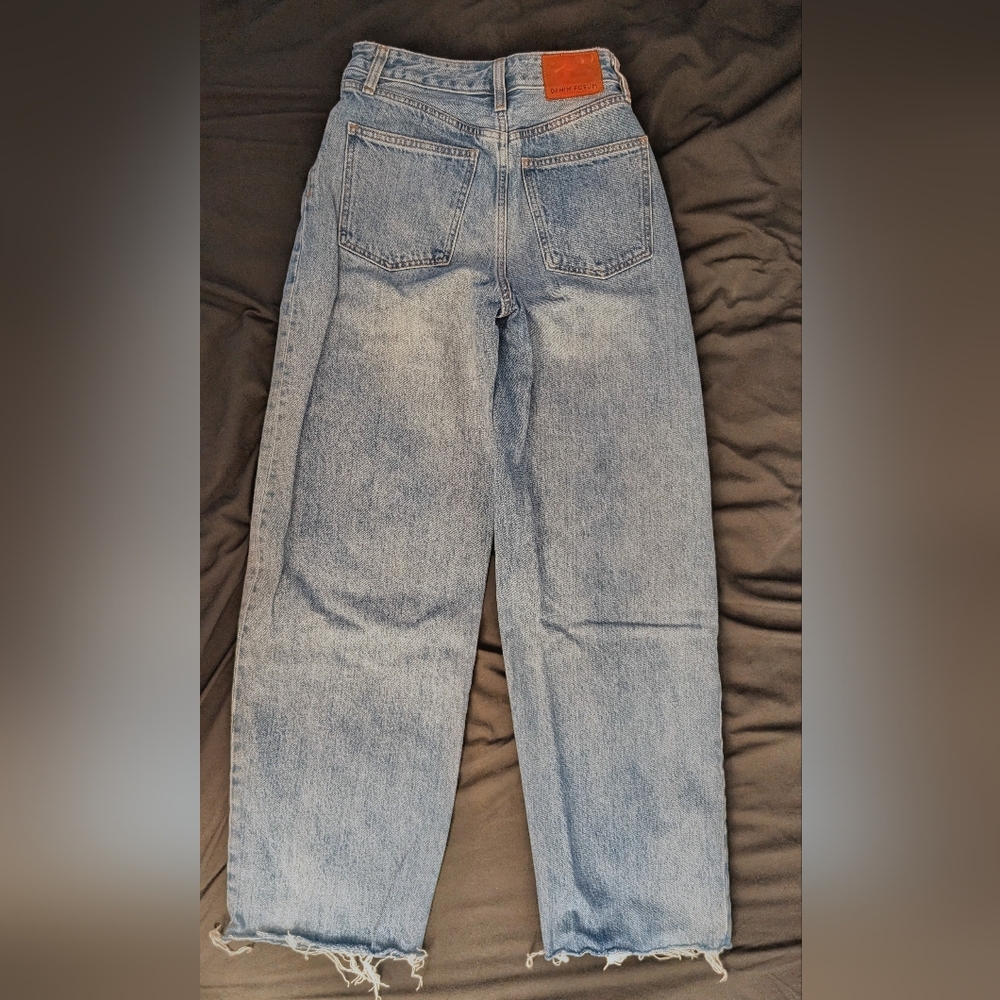 Aritzia Denim Forum High-Rise Baggy Jeans - Picture 3 of 8